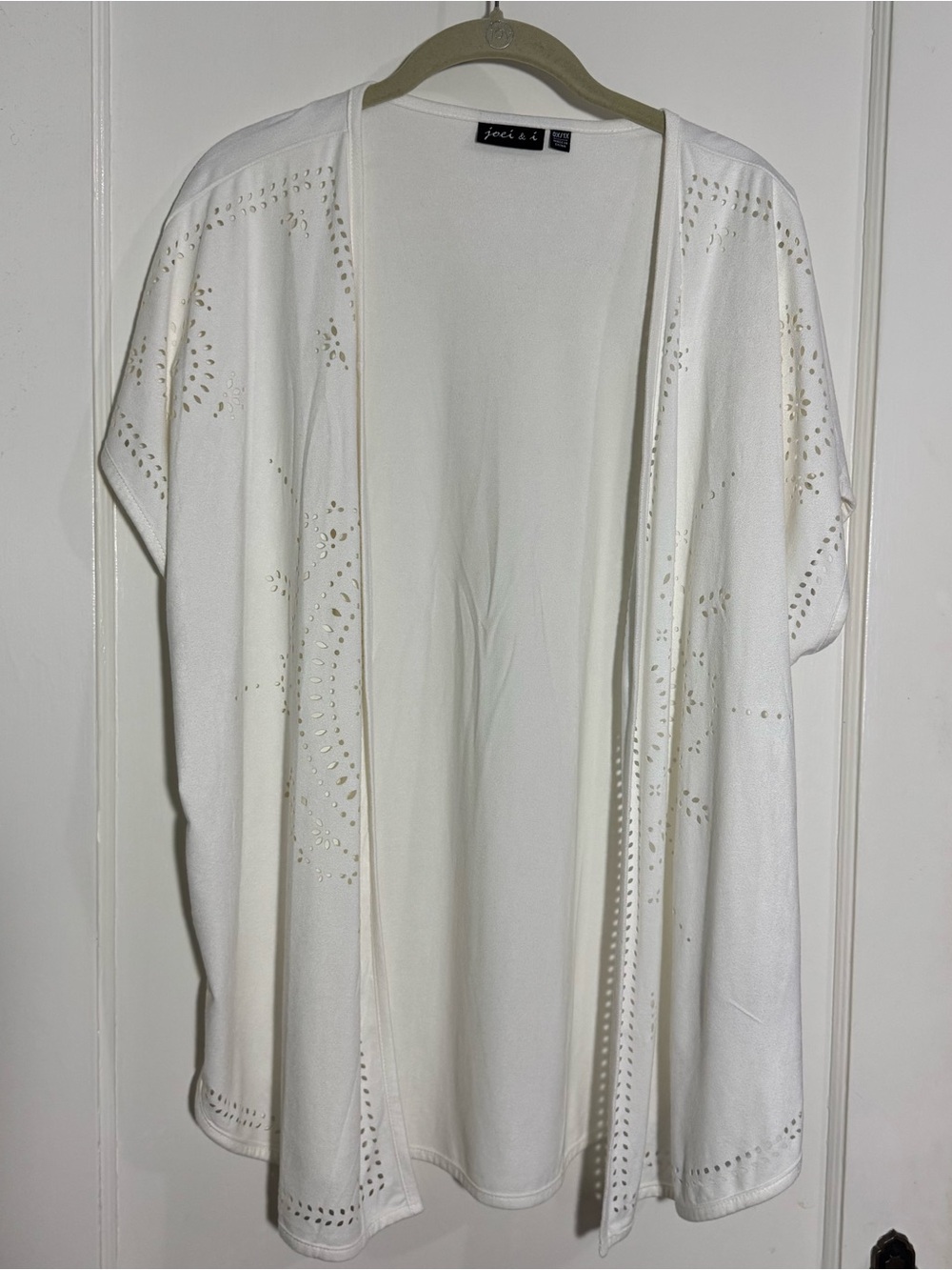 Joci & i White Light Open-Front Laser-Cut Layer